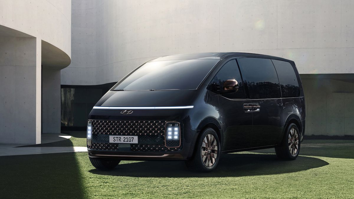 Der futuristische Hyundai Staria MPV erhält den ersten Preis, beginnend mit dem Top-Angebot